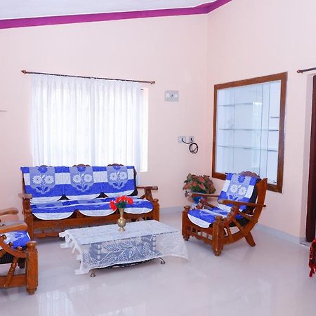 Giri'S Homestay Madikeri Exterior foto