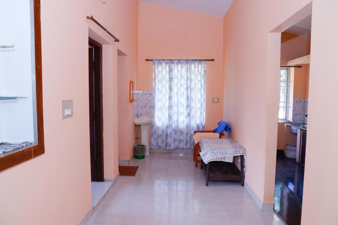 Giri'S Homestay Madikeri Exterior foto